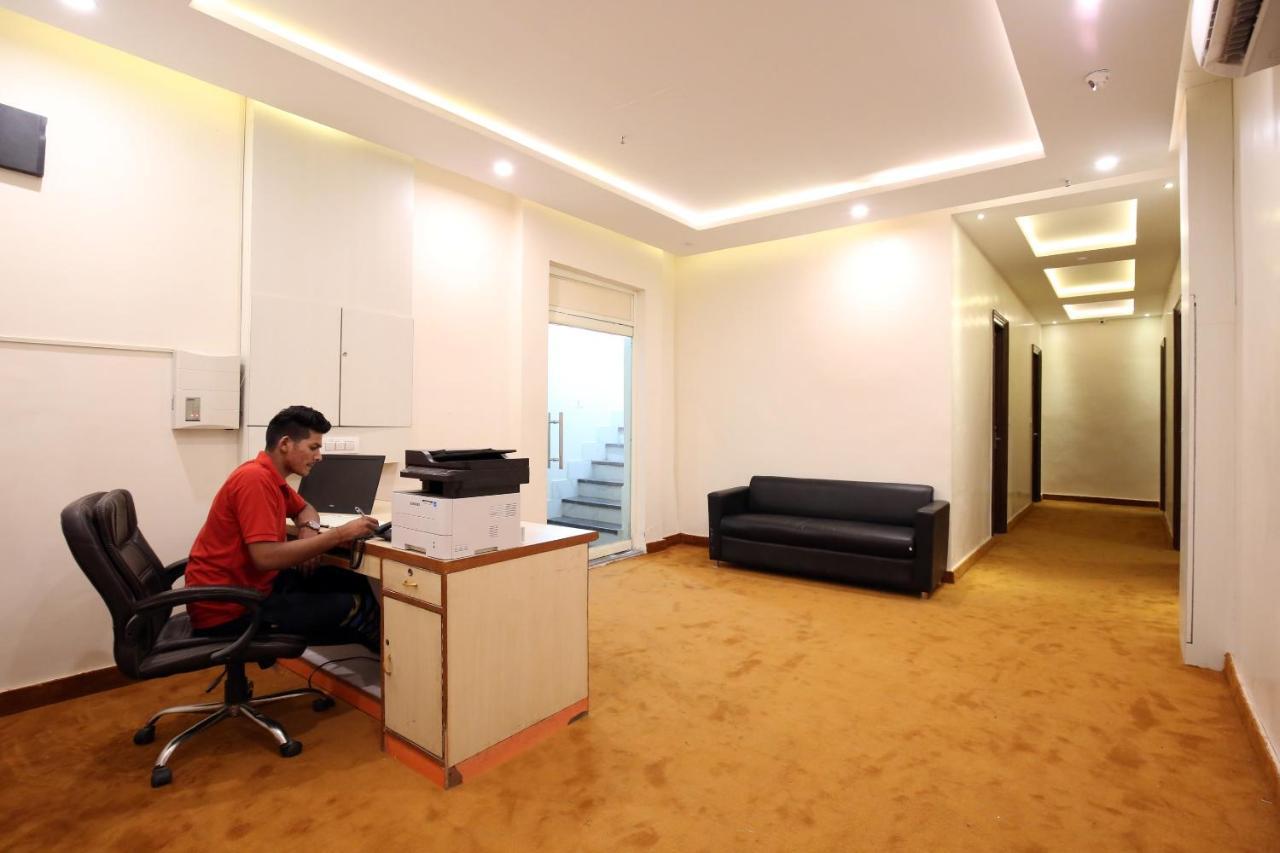 Oyo 9159 皇家伍德斯拉克酒店 Zirakpur 外观 照片
